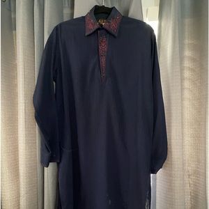 Used embroidered neck kurta